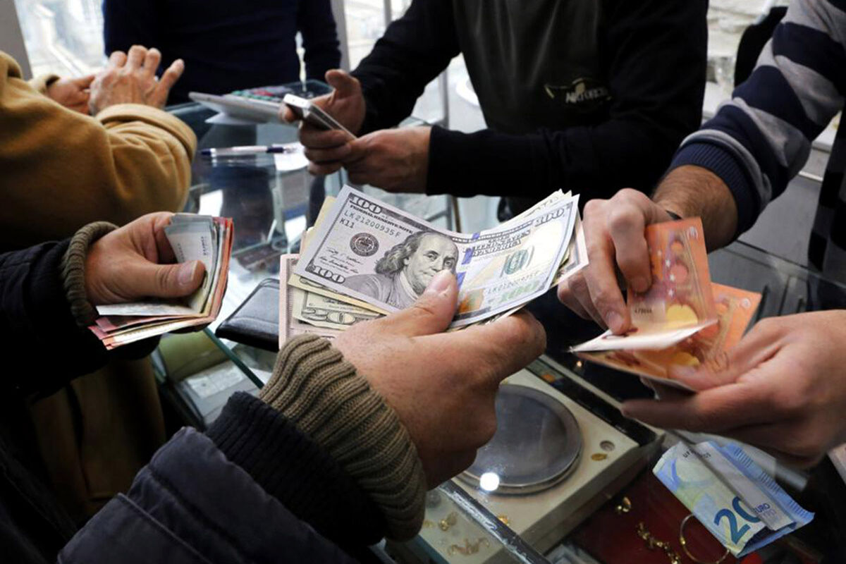 دوشنبه ۱۰ بهمن ۱۴۰۱| قیمت دلار در صرافی‌ها ۴۳هزار و ۱۹۴ تومان شد