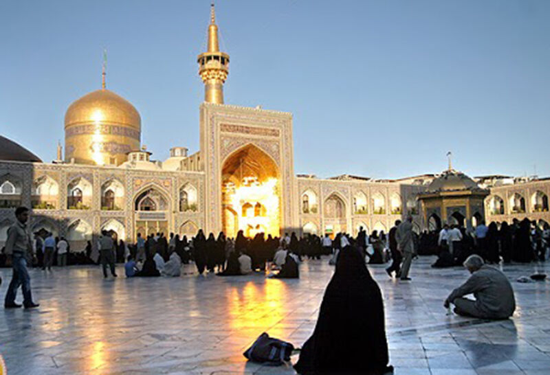 حرم امام رضا (ع) نهم فروردین بمباران شد! +عکس